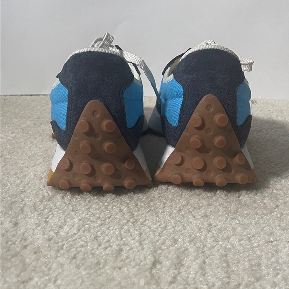 Men’s Size 9/ Women’s Size 10. New Balance 327 Blue Lifestyle Sneakers - Picture 4 of 5